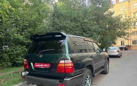 Toyota Land Cruiser 100 рестайлинг 2, 2001 год, 1 570 000 рублей, 5 фотография