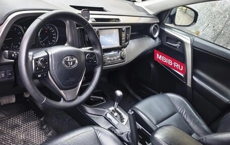 Toyota RAV4, 2017 год, 2 000 000 рублей, 7 фотография