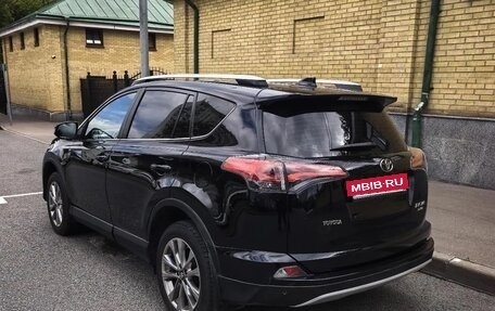 Toyota RAV4, 2017 год, 2 000 000 рублей, 3 фотография