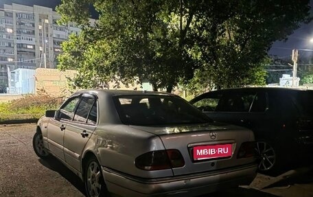 Mercedes-Benz E-Класс, 1998 год, 250 000 рублей, 4 фотография