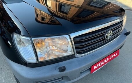 Toyota Land Cruiser 100 рестайлинг 2, 2005 год, 2 000 000 рублей, 3 фотография