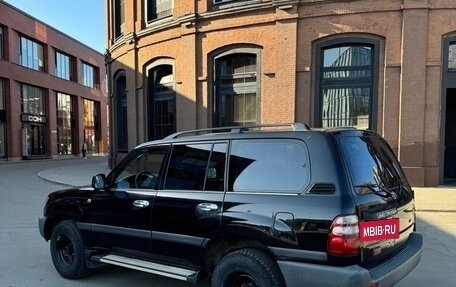 Toyota Land Cruiser 100 рестайлинг 2, 2005 год, 2 000 000 рублей, 8 фотография