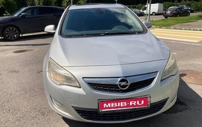 Opel Astra J, 2011 год, 700 000 рублей, 1 фотография