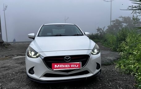 Mazda Demio IV, 2015 год, 750 000 рублей, 2 фотография
