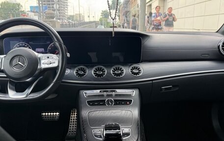 Mercedes-Benz E-Класс, 2019 год, 3 750 000 рублей, 9 фотография