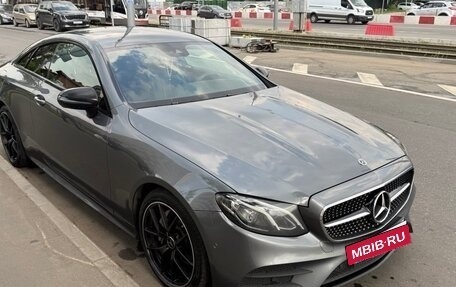 Mercedes-Benz E-Класс, 2019 год, 3 750 000 рублей, 2 фотография