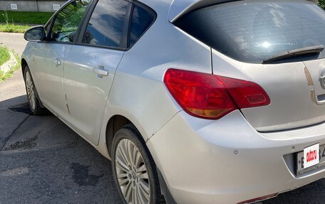 Opel Astra J, 2011 год, 700 000 рублей, 6 фотография