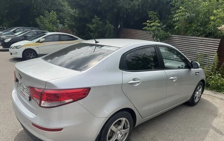KIA Rio III рестайлинг, 2015 год, 920 000 рублей, 2 фотография