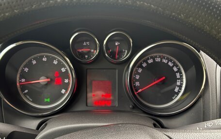Opel Astra J, 2010 год, 560 000 рублей, 8 фотография