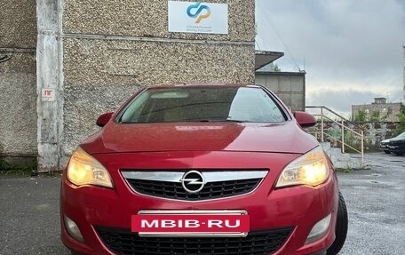 Opel Astra J, 2010 год, 560 000 рублей, 2 фотография