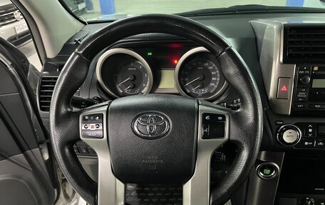 Toyota Land Cruiser Prado 150 рестайлинг 2, 2010 год, 1 999 000 рублей, 12 фотография