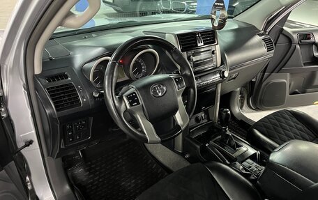 Toyota Land Cruiser Prado 150 рестайлинг 2, 2010 год, 1 999 000 рублей, 11 фотография