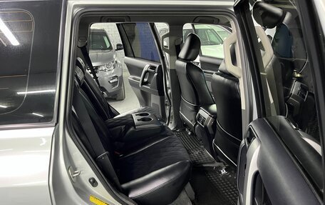 Toyota Land Cruiser Prado 150 рестайлинг 2, 2010 год, 1 999 000 рублей, 19 фотография