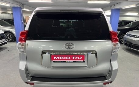Toyota Land Cruiser Prado 150 рестайлинг 2, 2010 год, 1 999 000 рублей, 6 фотография