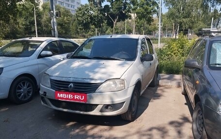 Renault Logan I, 2015 год, 210 000 рублей, 2 фотография