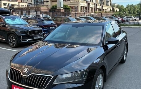 Skoda Superb III рестайлинг, 2018 год, 2 090 000 рублей, 1 фотография