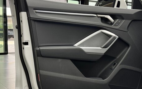 Audi Q3, 2023 год, 2 353 000 рублей, 13 фотография