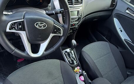 Hyundai Solaris II рестайлинг, 2011 год, 825 000 рублей, 4 фотография