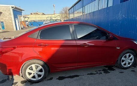 Hyundai Solaris II рестайлинг, 2011 год, 825 000 рублей, 10 фотография