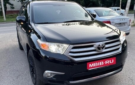 Toyota Highlander III, 2011 год, 1 800 000 рублей, 6 фотография