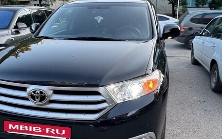 Toyota Highlander III, 2011 год, 1 800 000 рублей, 12 фотография