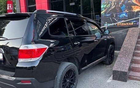 Toyota Highlander III, 2011 год, 1 800 000 рублей, 22 фотография
