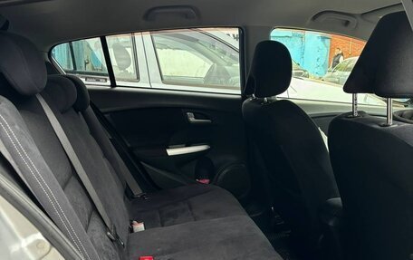 Honda Insight II рестайлинг, 2013 год, 850 000 рублей, 16 фотография