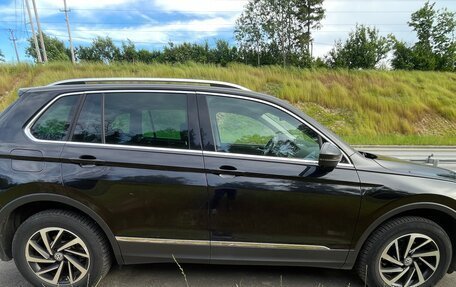 Volkswagen Tiguan II, 2018 год, 2 000 000 рублей, 15 фотография