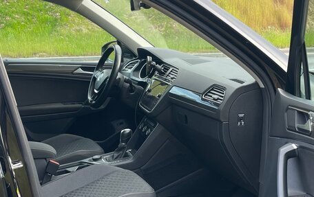 Volkswagen Tiguan II, 2018 год, 2 000 000 рублей, 20 фотография