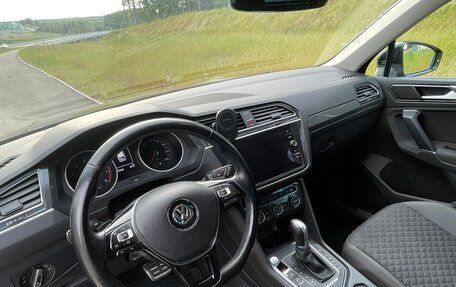Volkswagen Tiguan II, 2018 год, 2 000 000 рублей, 13 фотография