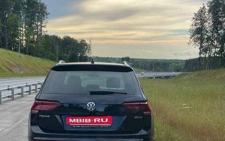 Volkswagen Tiguan II, 2018 год, 2 000 000 рублей, 21 фотография