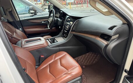 Cadillac Escalade IV, 2020 год, 5 690 000 рублей, 10 фотография