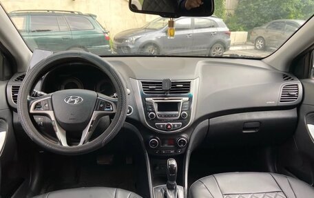 Hyundai Solaris II рестайлинг, 2015 год, 985 000 рублей, 5 фотография