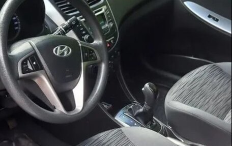 Hyundai Solaris II рестайлинг, 2014 год, 900 000 рублей, 3 фотография
