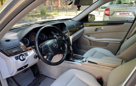 Mercedes-Benz E-Класс, 2011 год, 1 725 000 рублей, 2 фотография