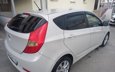 Hyundai Solaris II рестайлинг, 2015 год, 1 050 000 рублей, 4 фотография