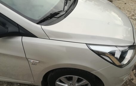 Hyundai Solaris II рестайлинг, 2015 год, 1 050 000 рублей, 24 фотография