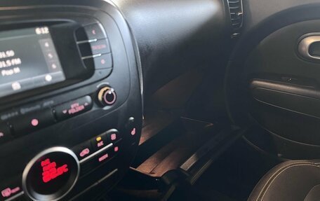 KIA Soul II рестайлинг, 2016 год, 1 442 000 рублей, 30 фотография