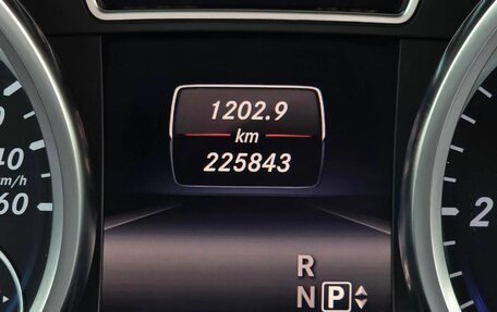 Mercedes-Benz M-Класс, 2013 год, 2 250 000 рублей, 14 фотография