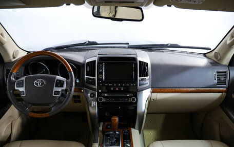 Toyota Land Cruiser 200, 2013 год, 3 099 000 рублей, 10 фотография