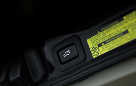 Toyota Land Cruiser 200, 2013 год, 3 099 000 рублей, 35 фотография