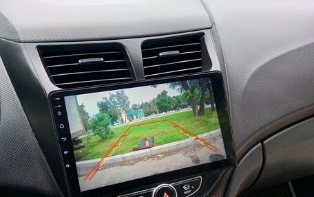 Hyundai Solaris II рестайлинг, 2012 год, 768 000 рублей, 4 фотография