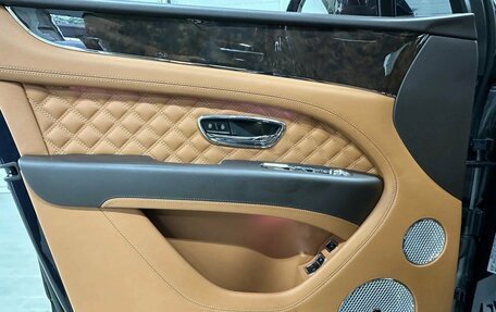 Bentley Bentayga I, 2021 год, 22 990 000 рублей, 10 фотография