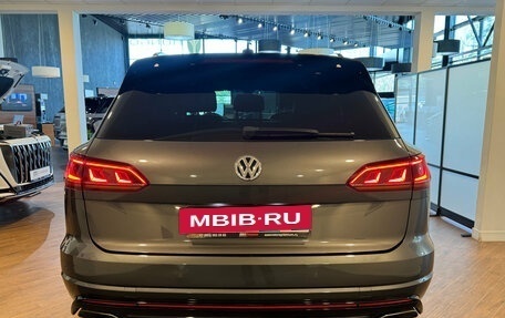 Volkswagen Touareg III, 2018 год, 4 650 000 рублей, 5 фотография