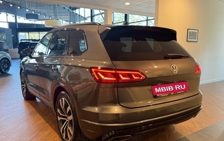 Volkswagen Touareg III, 2018 год, 4 650 000 рублей, 6 фотография