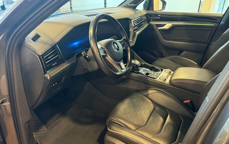 Volkswagen Touareg III, 2018 год, 4 650 000 рублей, 11 фотография