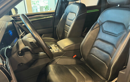 Volkswagen Touareg III, 2018 год, 4 650 000 рублей, 12 фотография