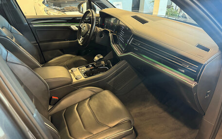 Volkswagen Touareg III, 2018 год, 4 650 000 рублей, 21 фотография