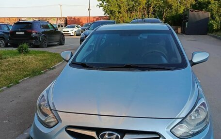Hyundai Solaris II рестайлинг, 2012 год, 750 000 рублей, 2 фотография