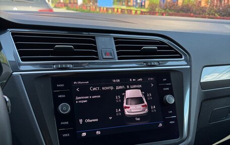 Volkswagen Tiguan II, 2018 год, 3 300 000 рублей, 29 фотография